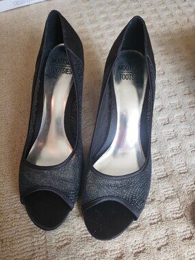 Black Mootsie Tootsies dress shoes